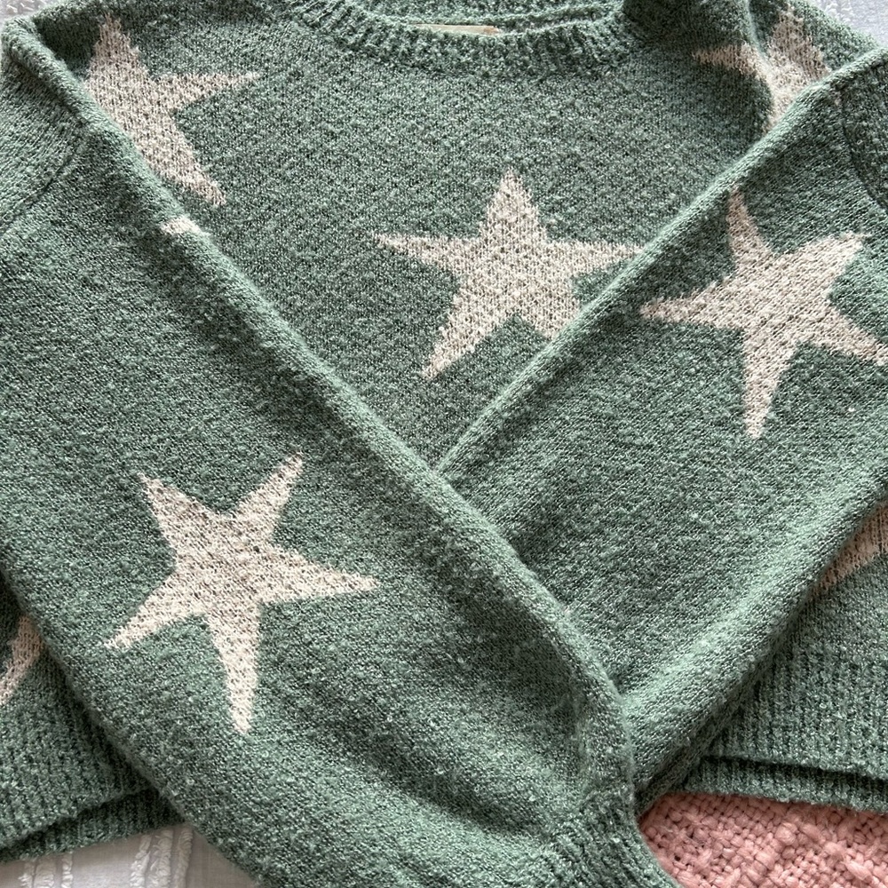 Altar’d State Semi Cropped Green Star Sweater